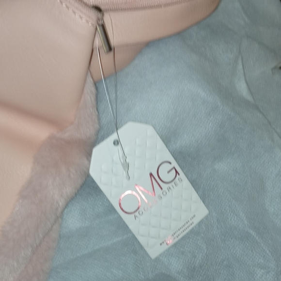 0709 OMG Embroidered "Whimsical Unicorn" Pillow - Picture 6 of 7